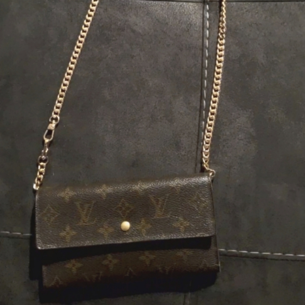 Louis Vuitton Brown Key & Card Holder Monogram - Picture 11 of 11